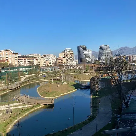 Cozy With Zoo View Apartment