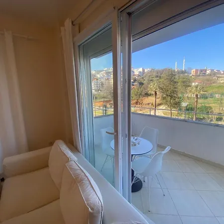 Cozy With Zoo View * ティラナ