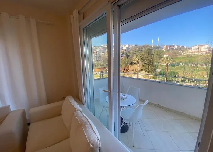 Cozy With Zoo View * Tirana