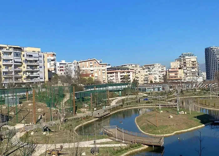 Cozy With Zoo View *