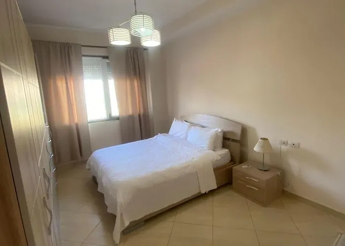 Apartment Cozy With Zoo View