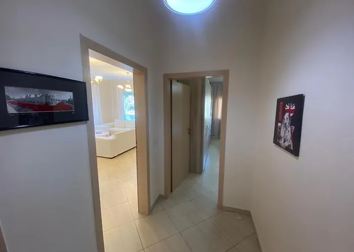 Apartment Cozy With Zoo View