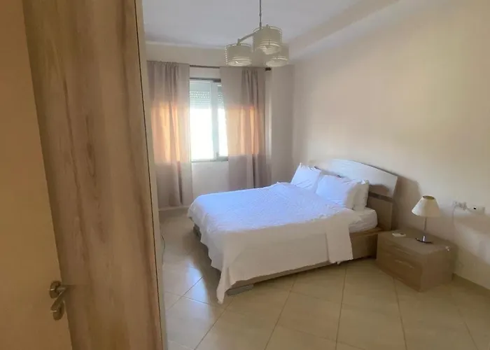 Apartment Cozy With Zoo View